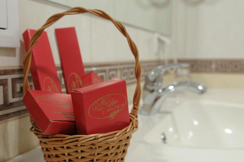 Melrose Hotel Rivne Ngoại thất bức ảnh